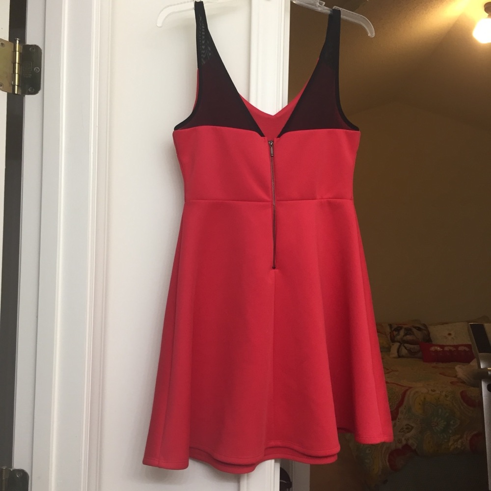 Red Dress 👗 - Picture 2 of 5